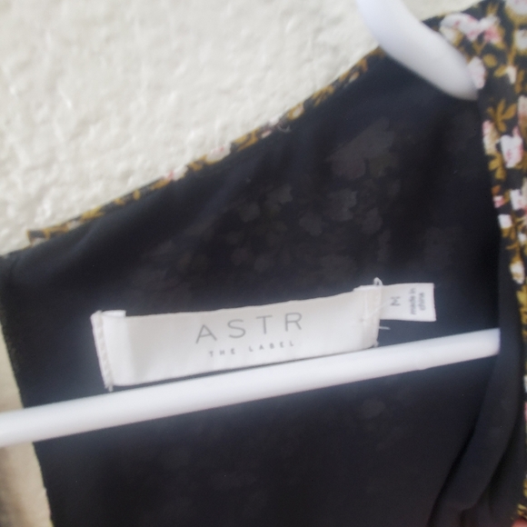 Astr The Label Mini Floral Ruched Mini Dress Medium Puff Shoulder - Picture 7 of 8